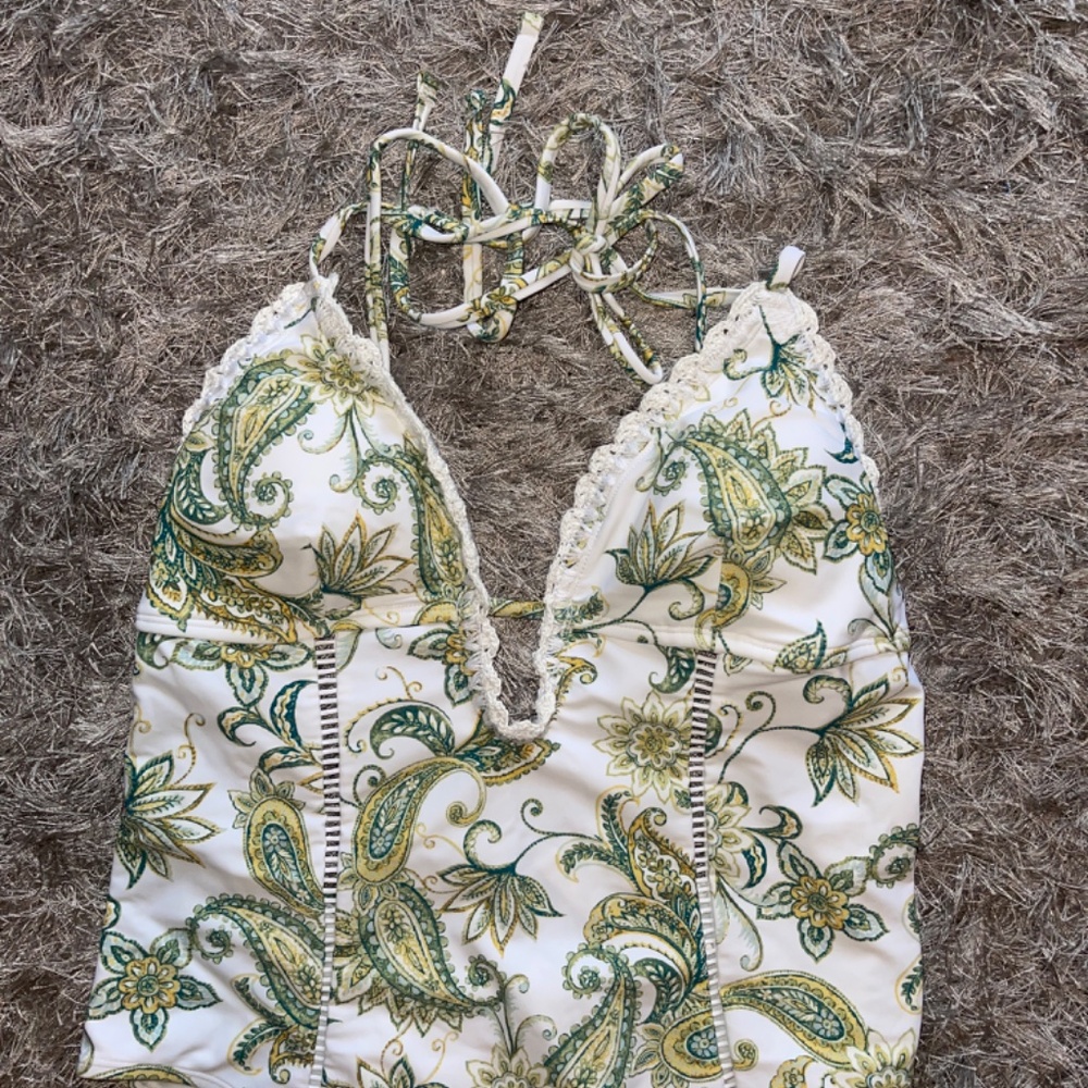 NWT Cupshe Green Paisley One Piece Cheeky Swimsuit - Picture 4 of 6